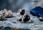 Black Onyx Ring – Elegant Dark Stone Jewelry