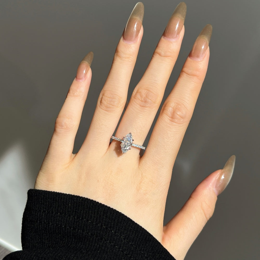 Lustre Line Ring