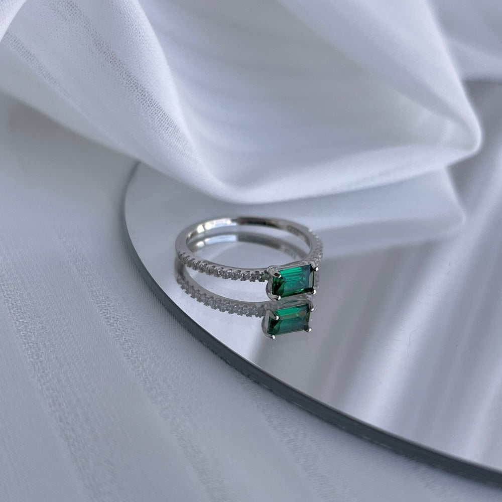 Emerald baguette ring