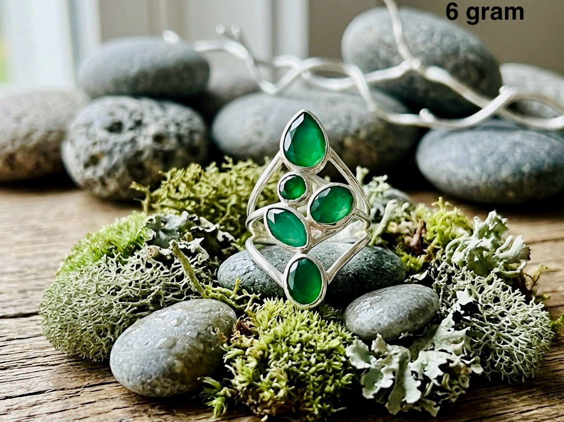Green Onyx Ring – Elegant Green Stone Jewelry