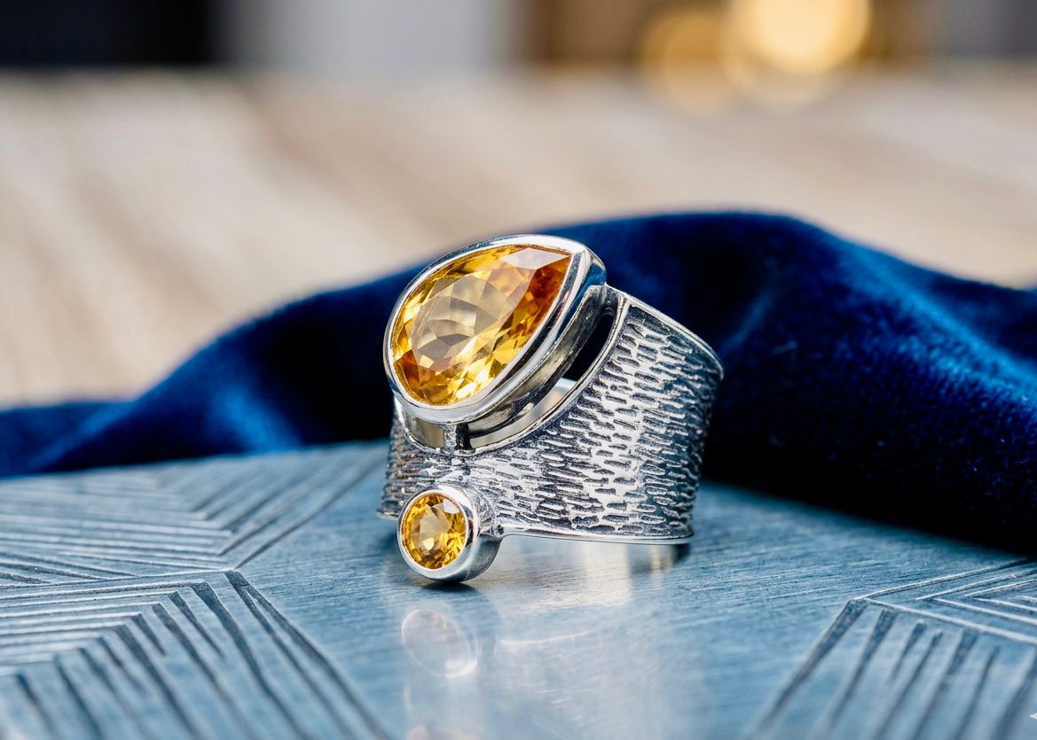 Citrine Ring – Classic Golden Gemstone Design
