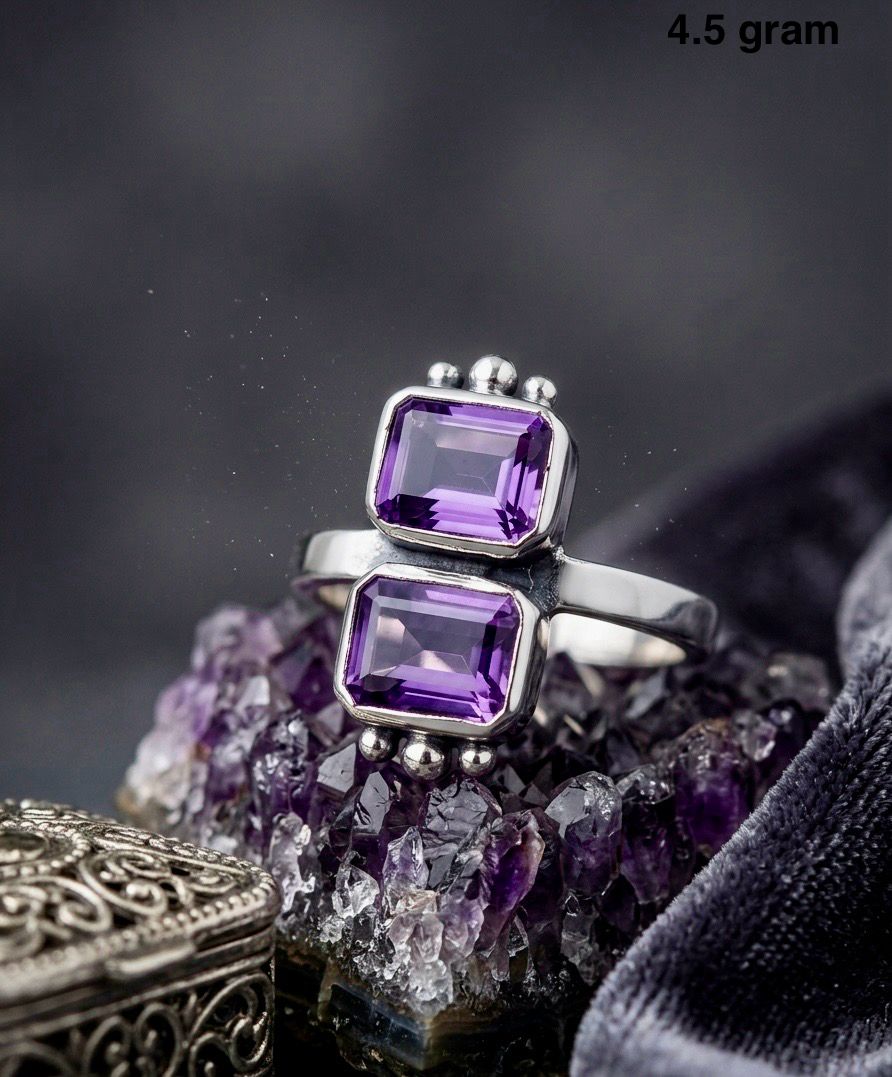 Amethyst Ring – Elegant Purple Gemstone Jewelry