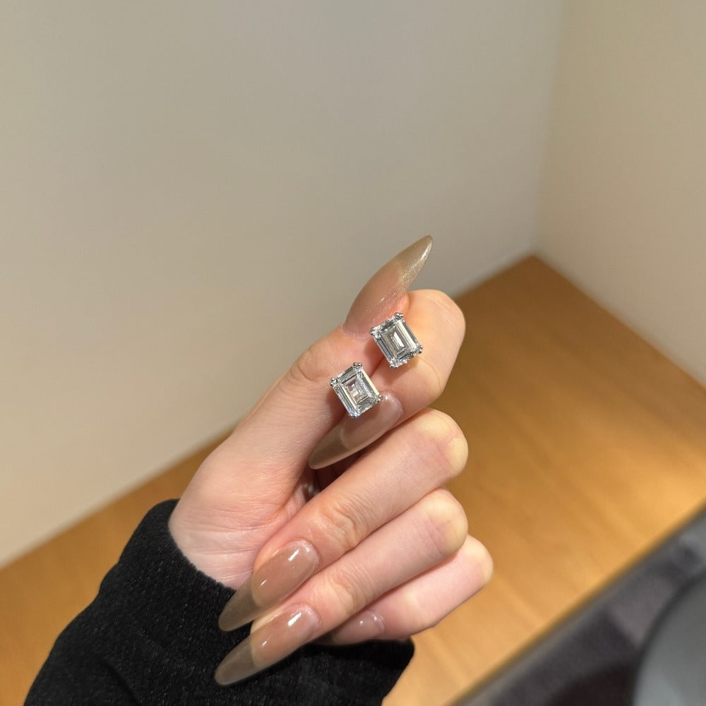 Tiny Twinkle Silver Studs
